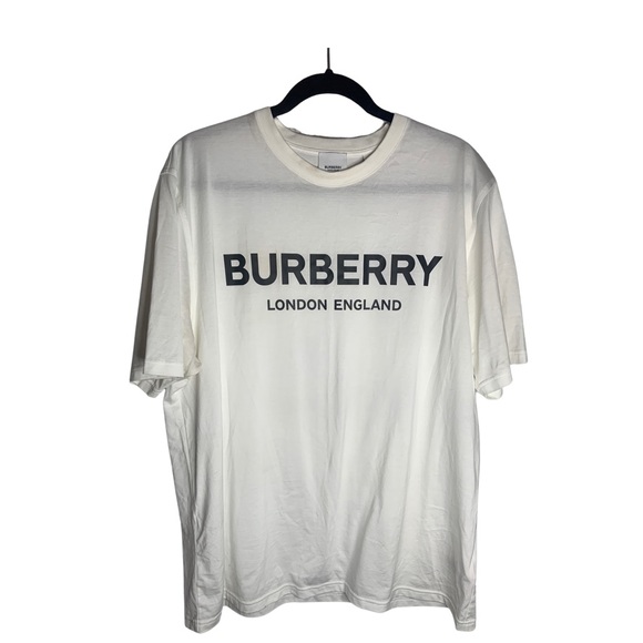 ‘BURBERRY’ WHITE TEE!! - Picture 2 of 4